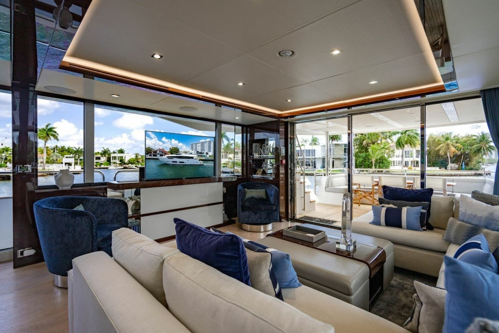 2019 Sunseeker 95 Motor Yacht