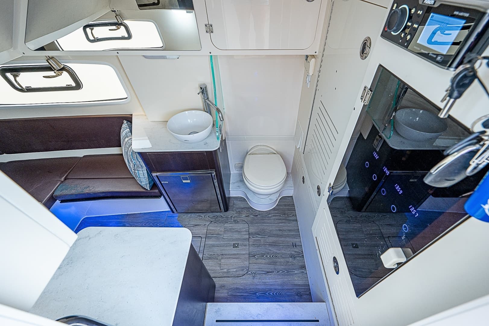Scout 35 - WOLVERINE - Cabin