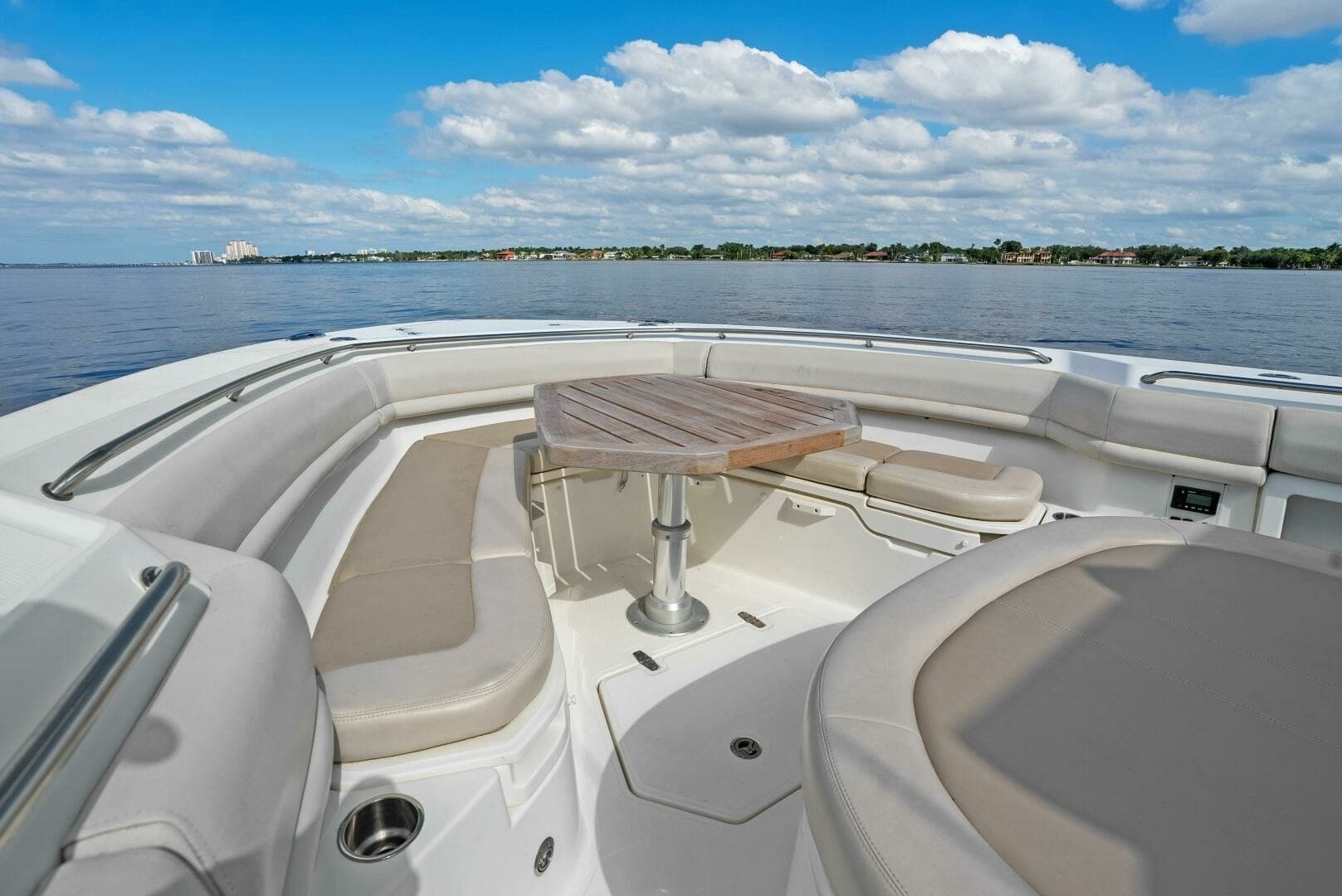 2019 Boston Whaler 380 Outrage 'Lima Kilo' - Bow