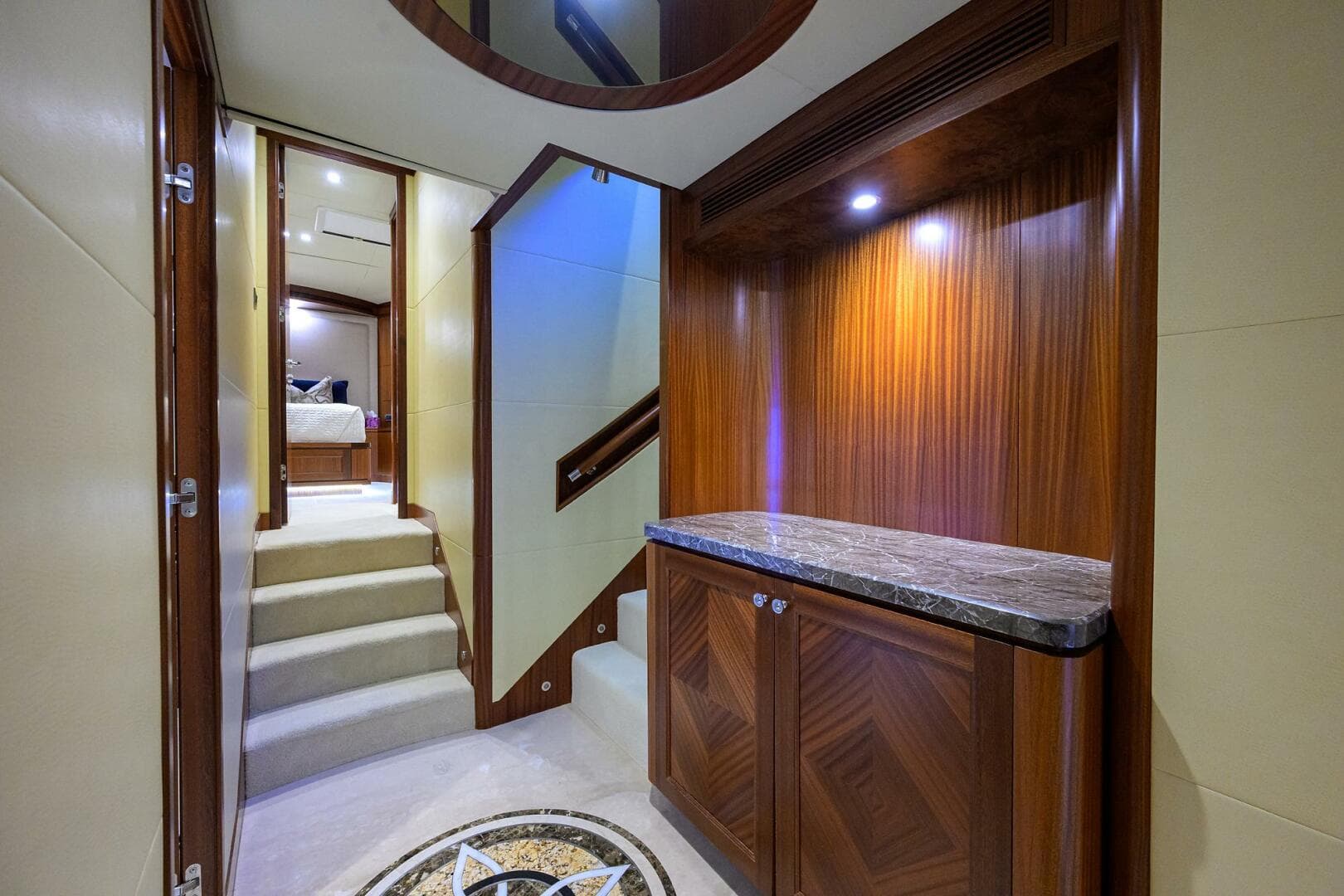 2013 Ocean Alexander Sky Lounge