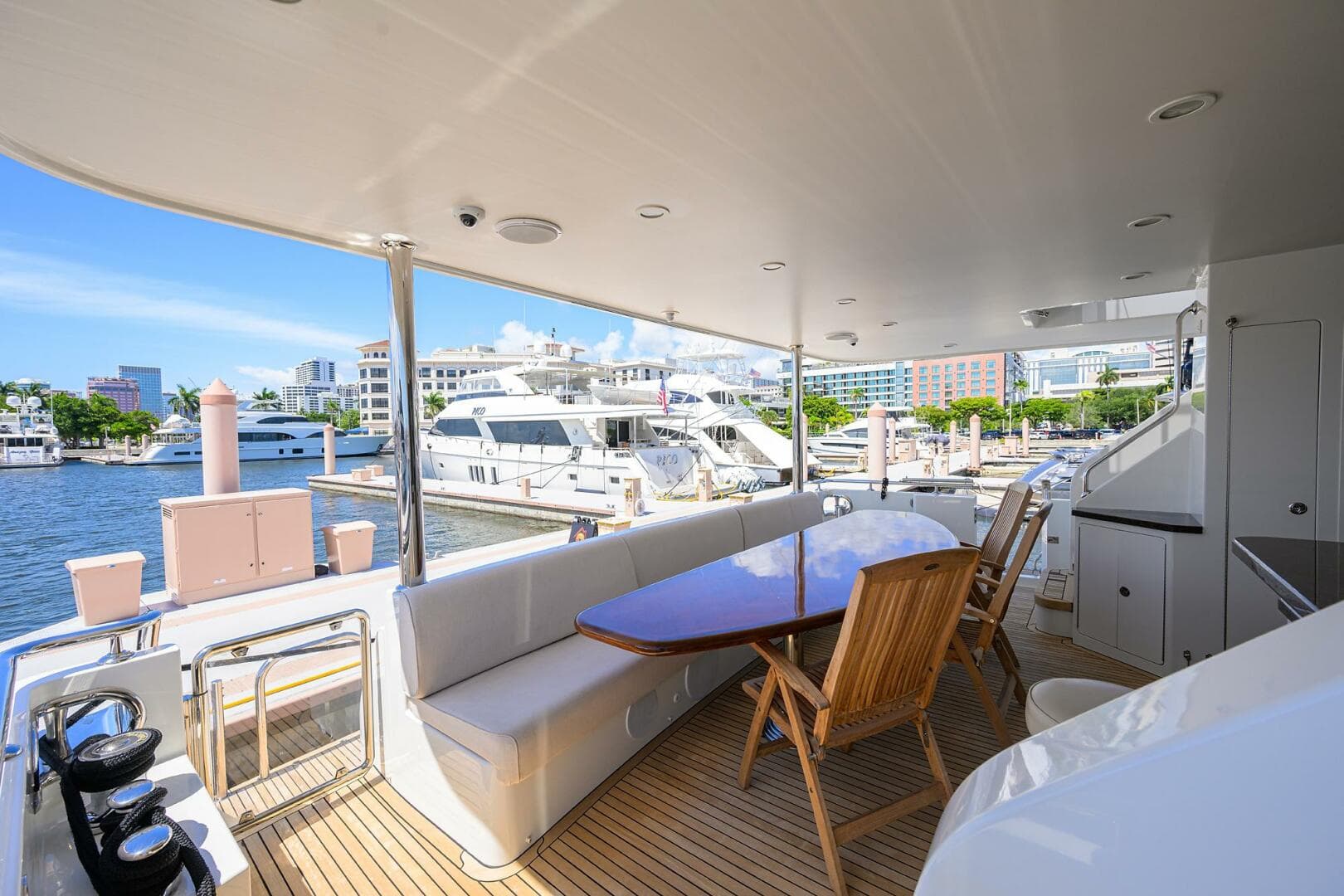 2013 Ocean Alexander Sky Lounge