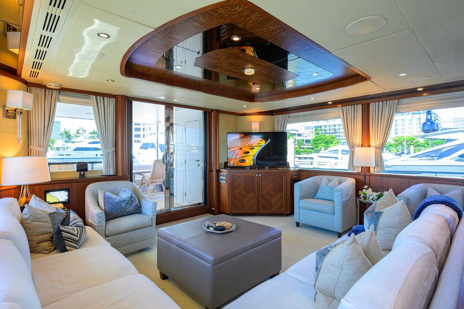 2013 Ocean Alexander Sky Lounge