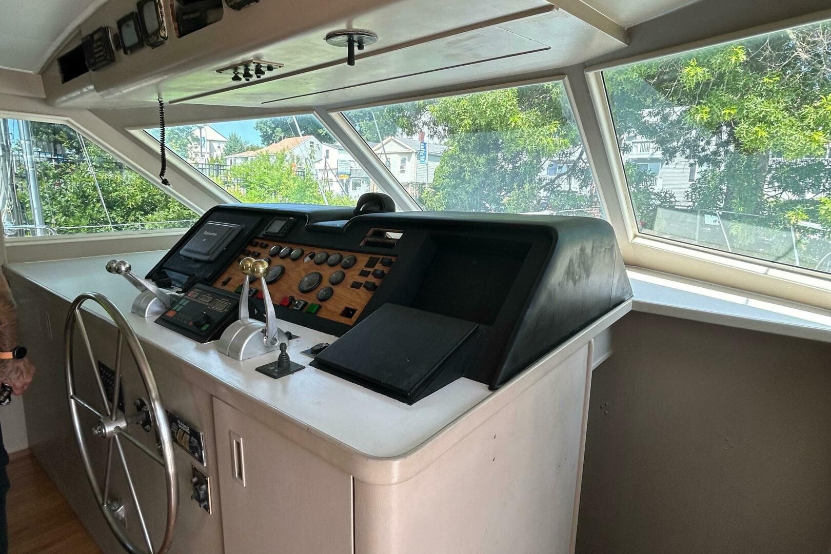 1991 Hatteras Cockpit Motor Yacht