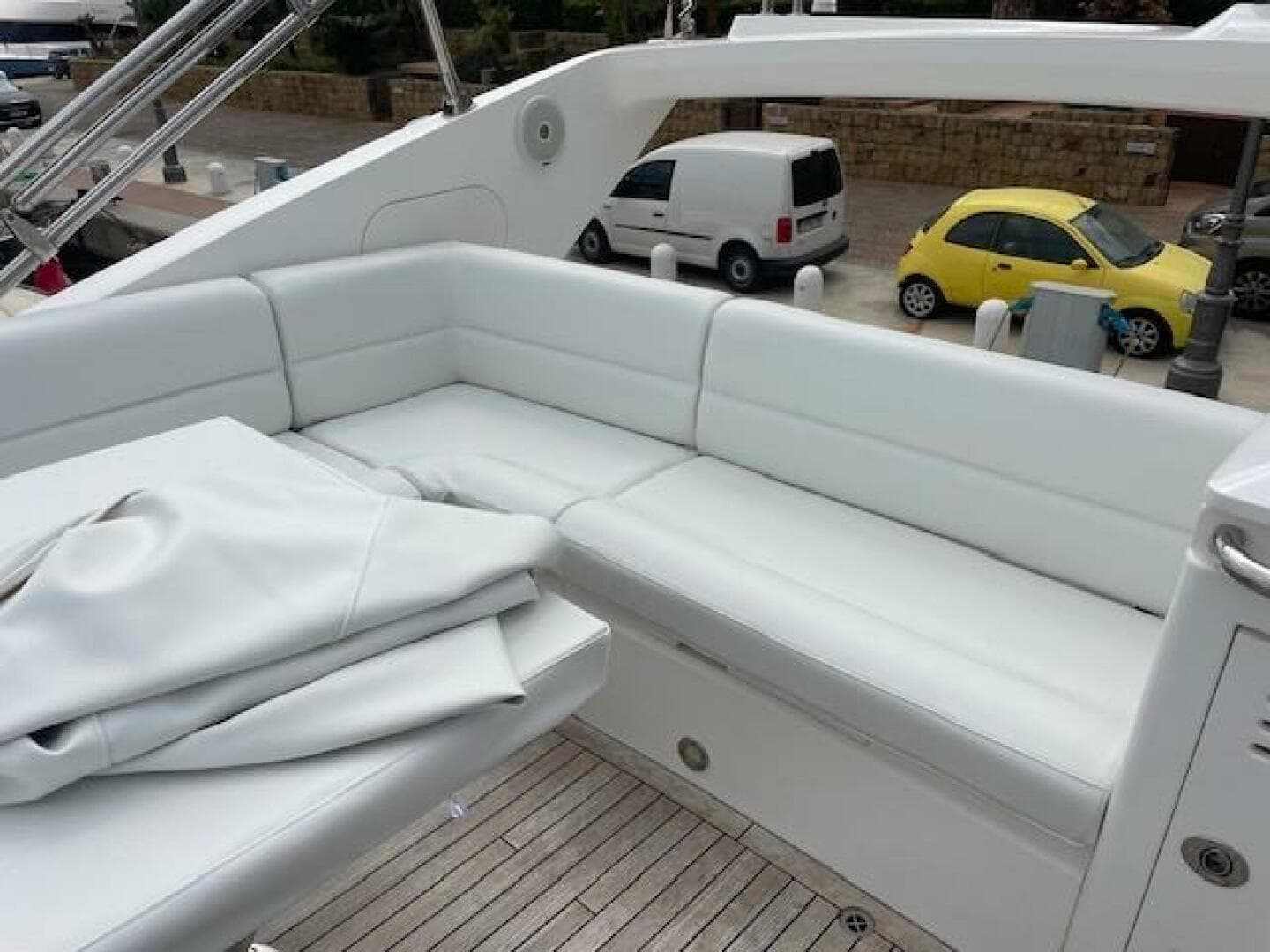 2015 Sunseeker Sport Yacht 68