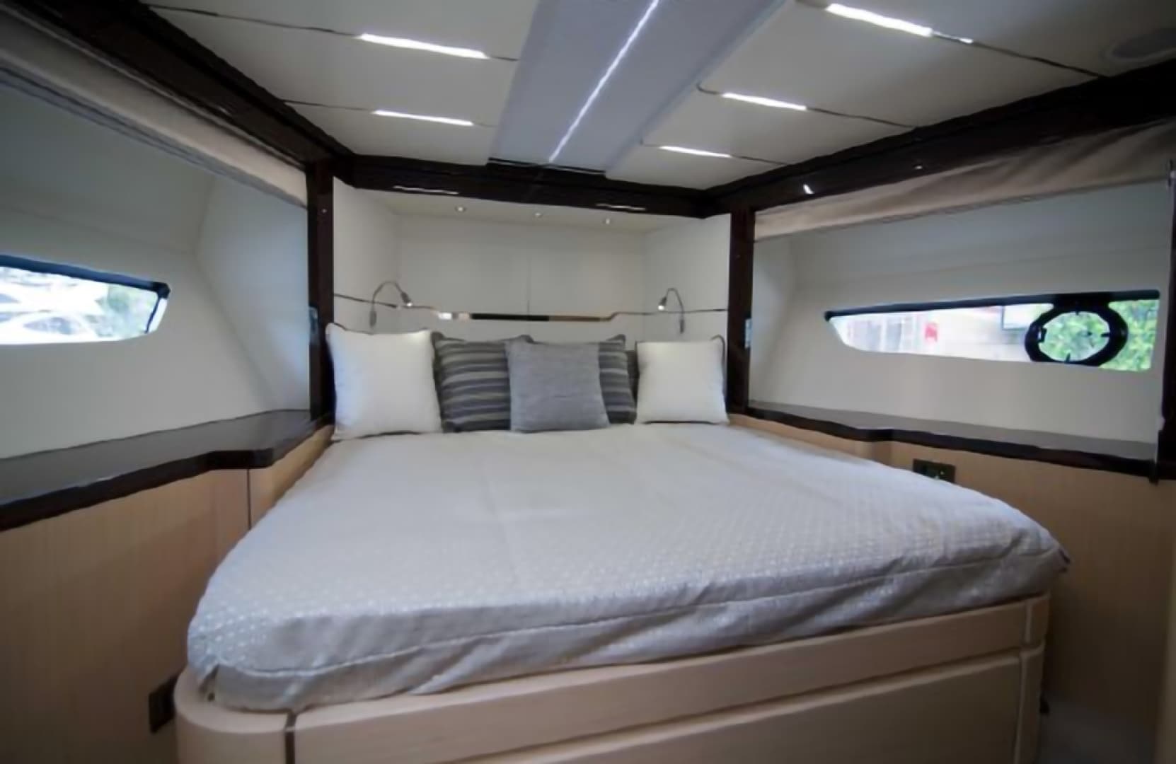 2018 Sunseeker Predator