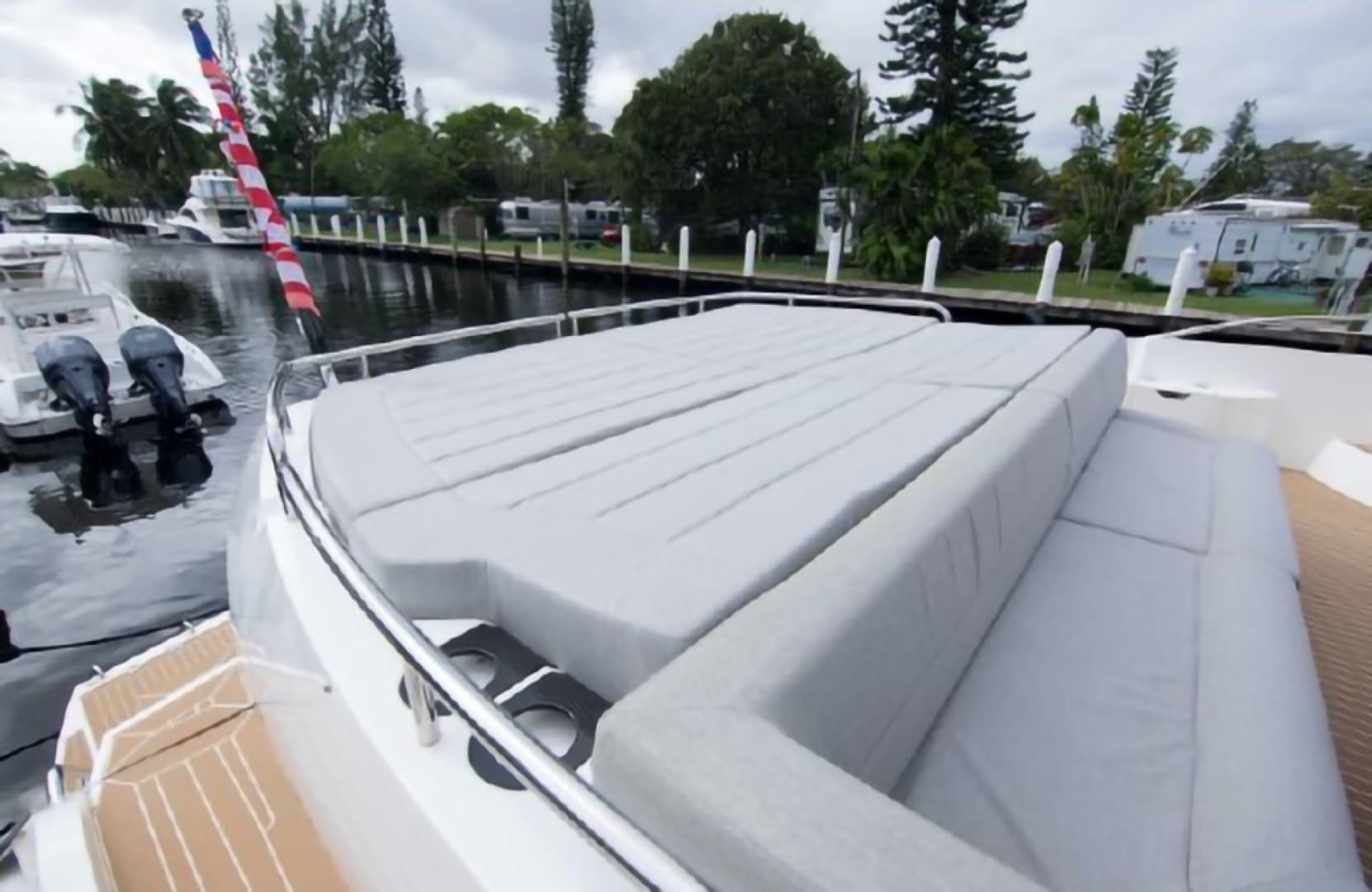 2018 Sunseeker Predator