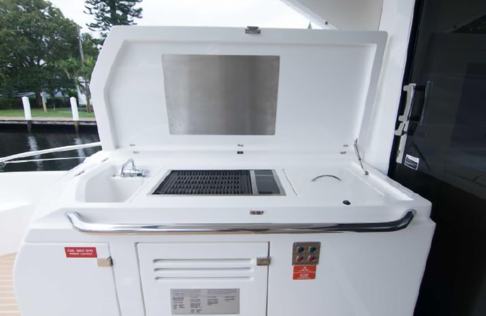 2018 Sunseeker Predator