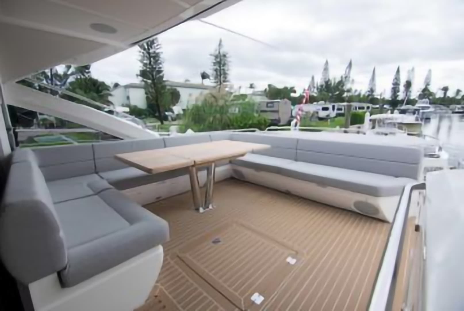 2018 Sunseeker Predator