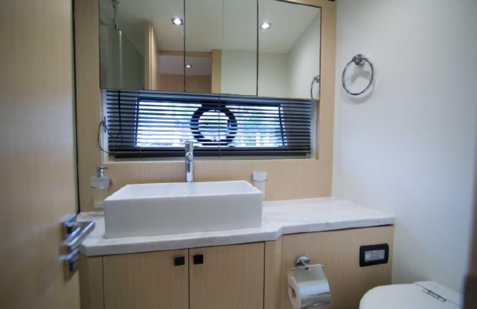 2018 Sunseeker Predator