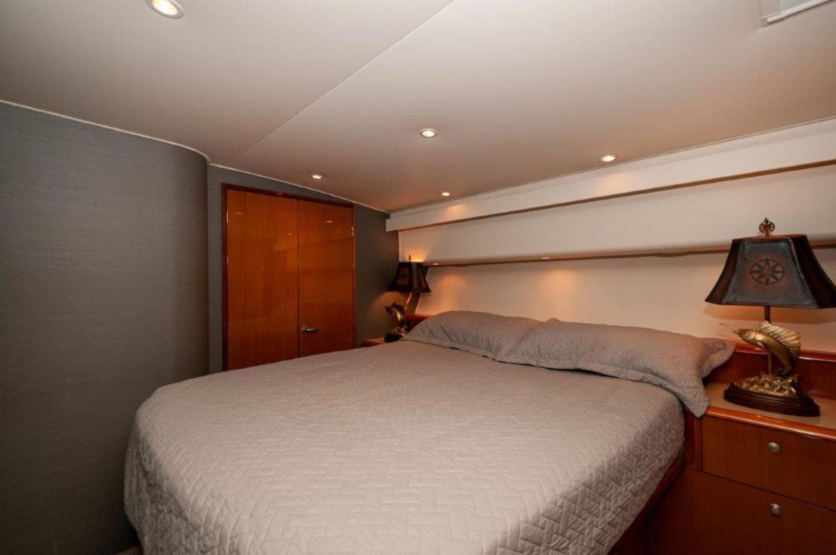 2001 61 Viking Convertible Ellie B Master Stateroom