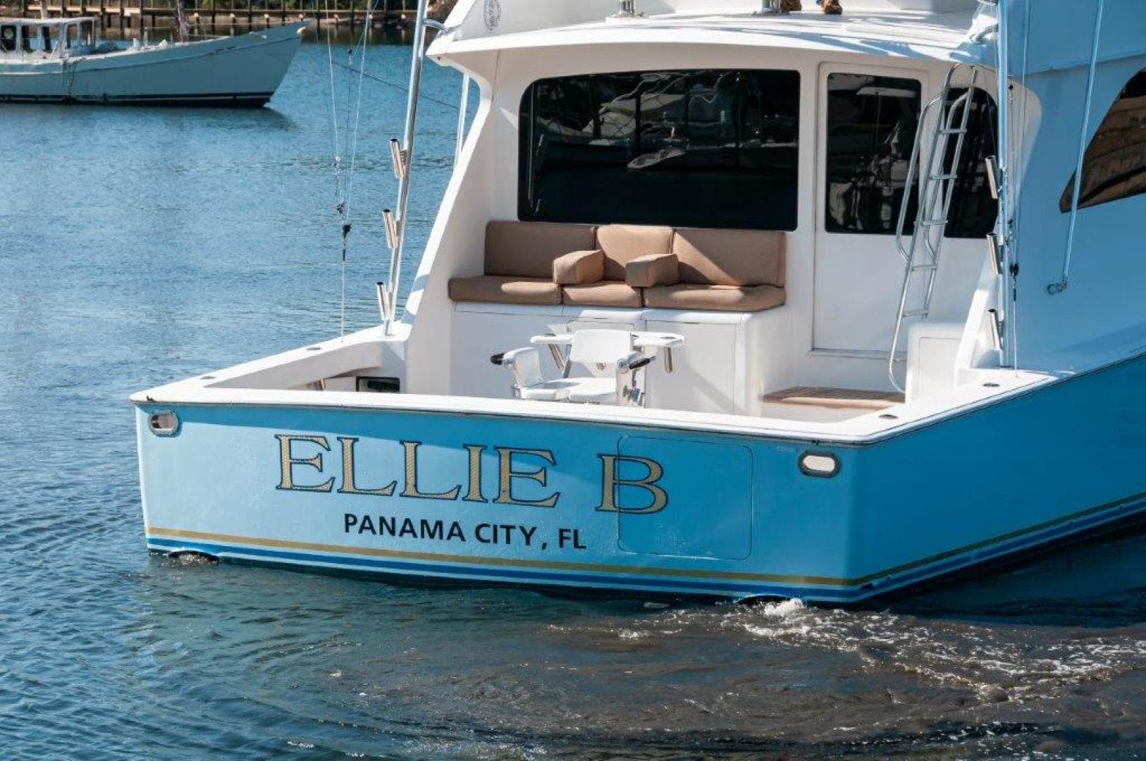 Viking 2001 61 Convertible Transom Ellie B