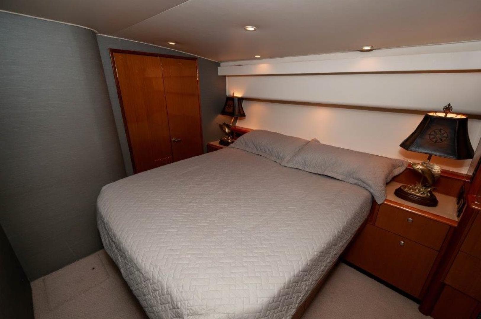 2001 61 Viking Convertible Ellie B Master Stateroom