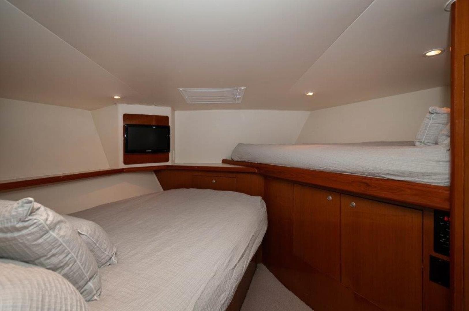 2001 61 Viking Convertible Ellie B VIP Stateroom
