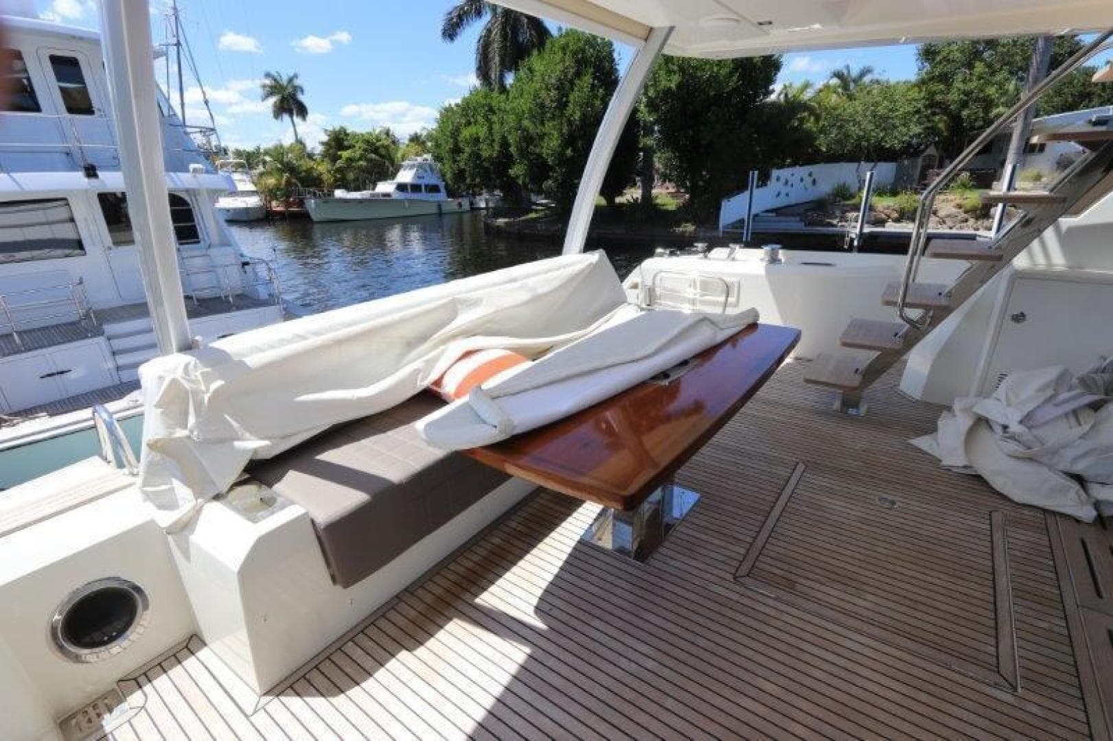 2017 Prestige Motoryacht