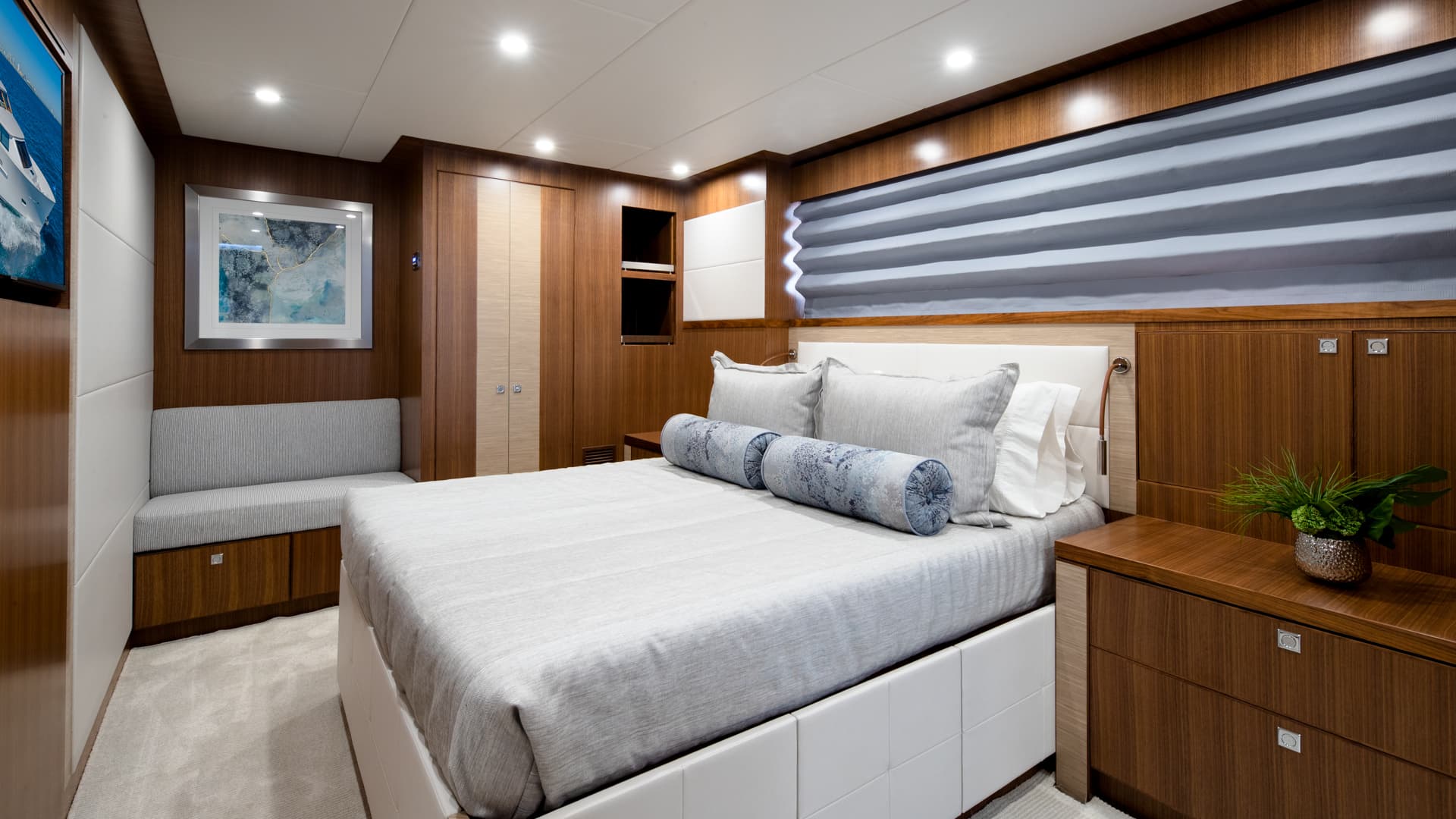 2028 Hargrave Raised Pilothouse