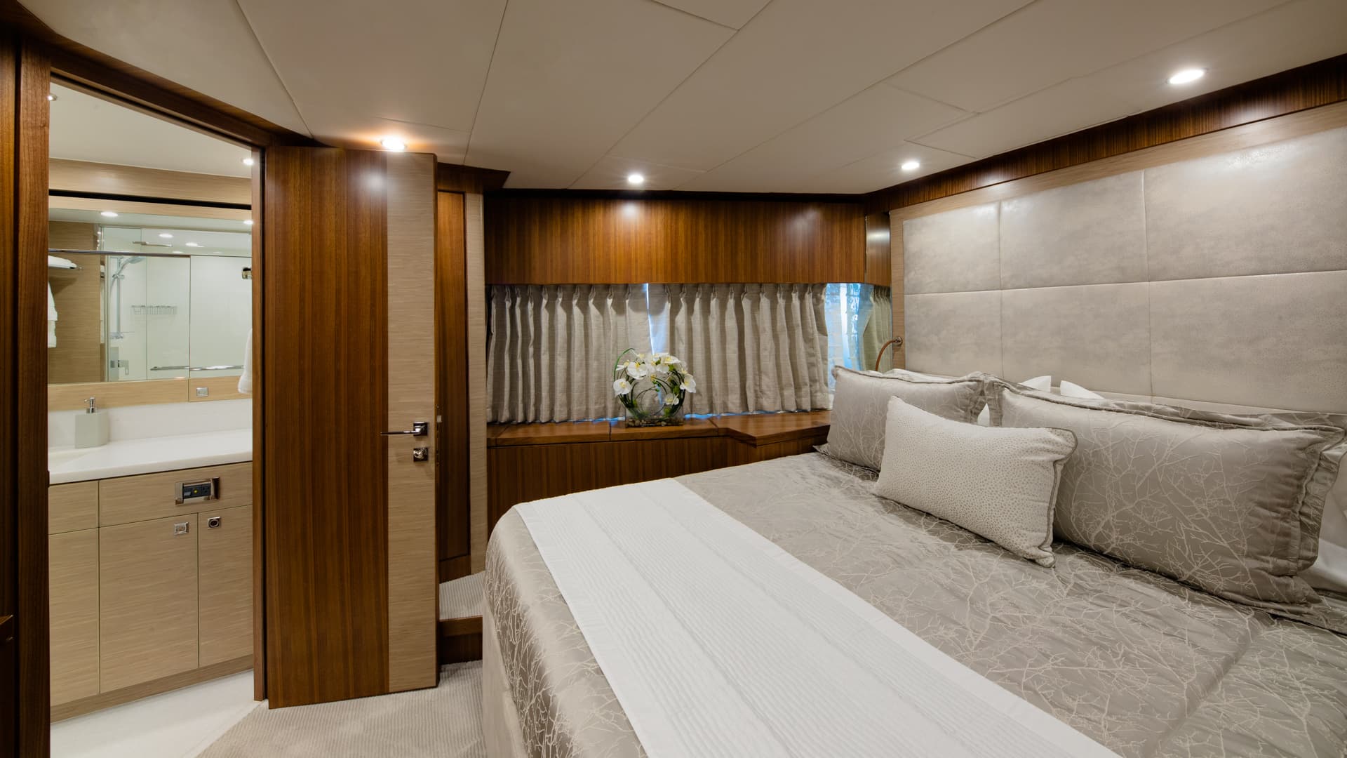 2028 Hargrave Raised Pilothouse