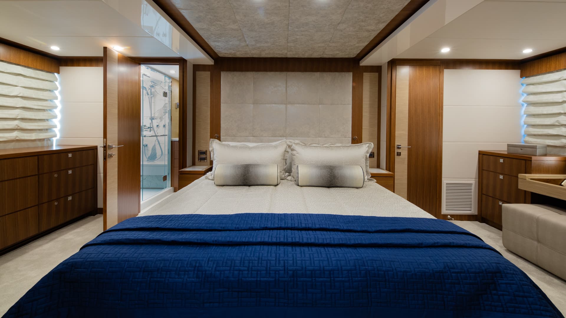2028 Hargrave Raised Pilothouse