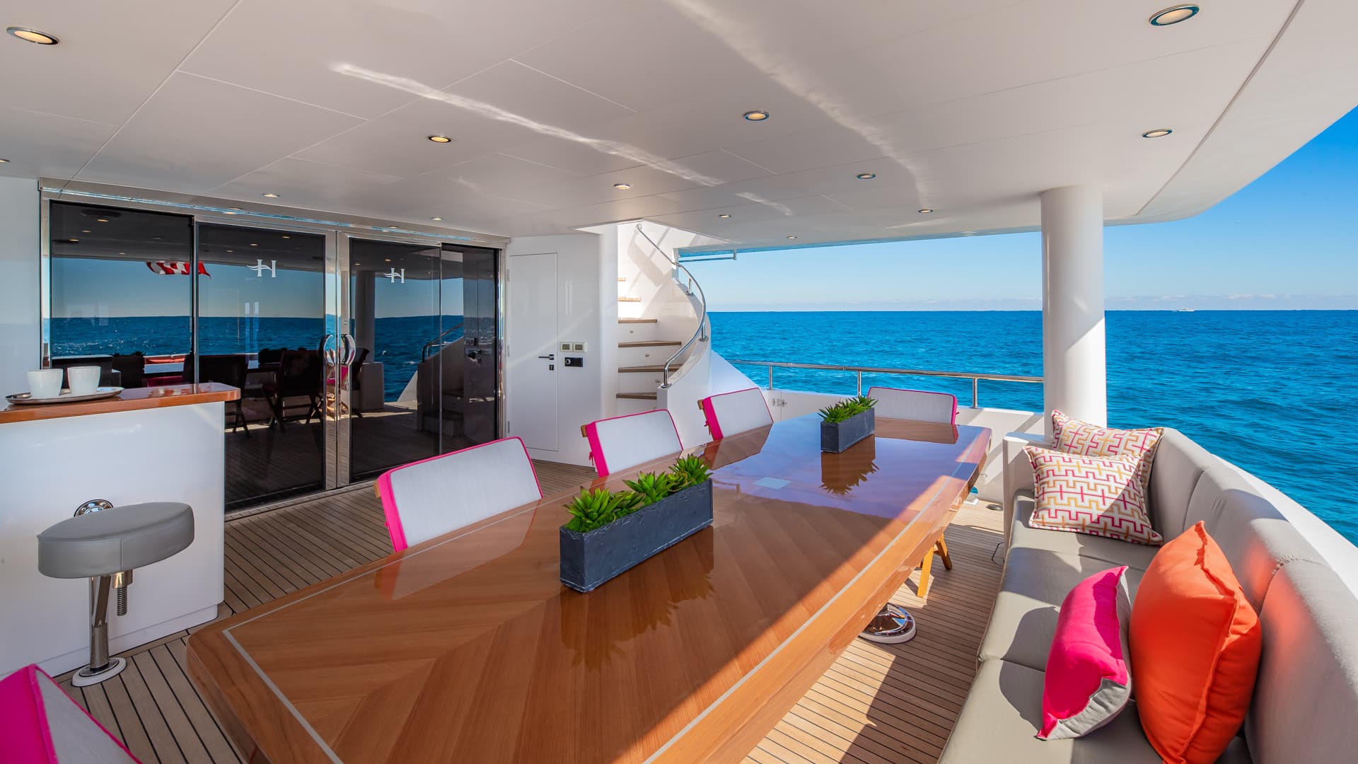 2028 Hargrave Raised Pilothouse