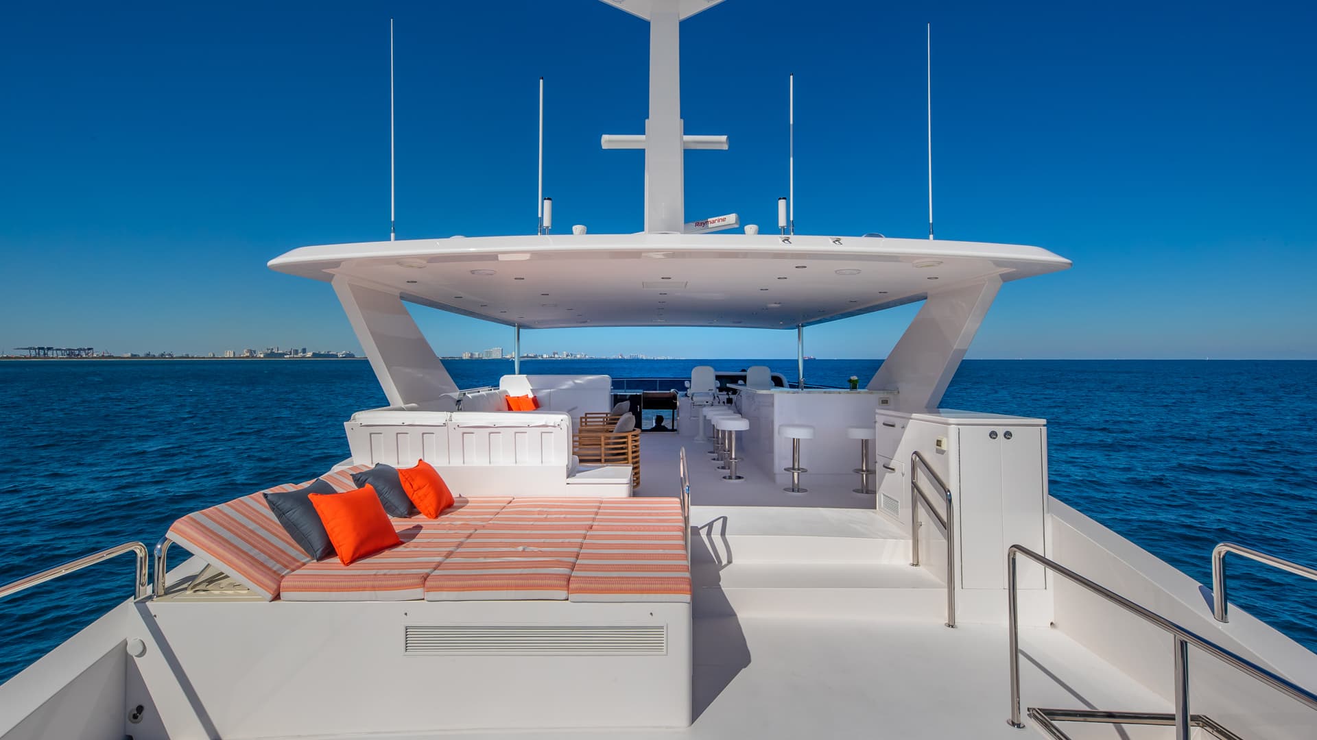 2028 Hargrave Raised Pilothouse