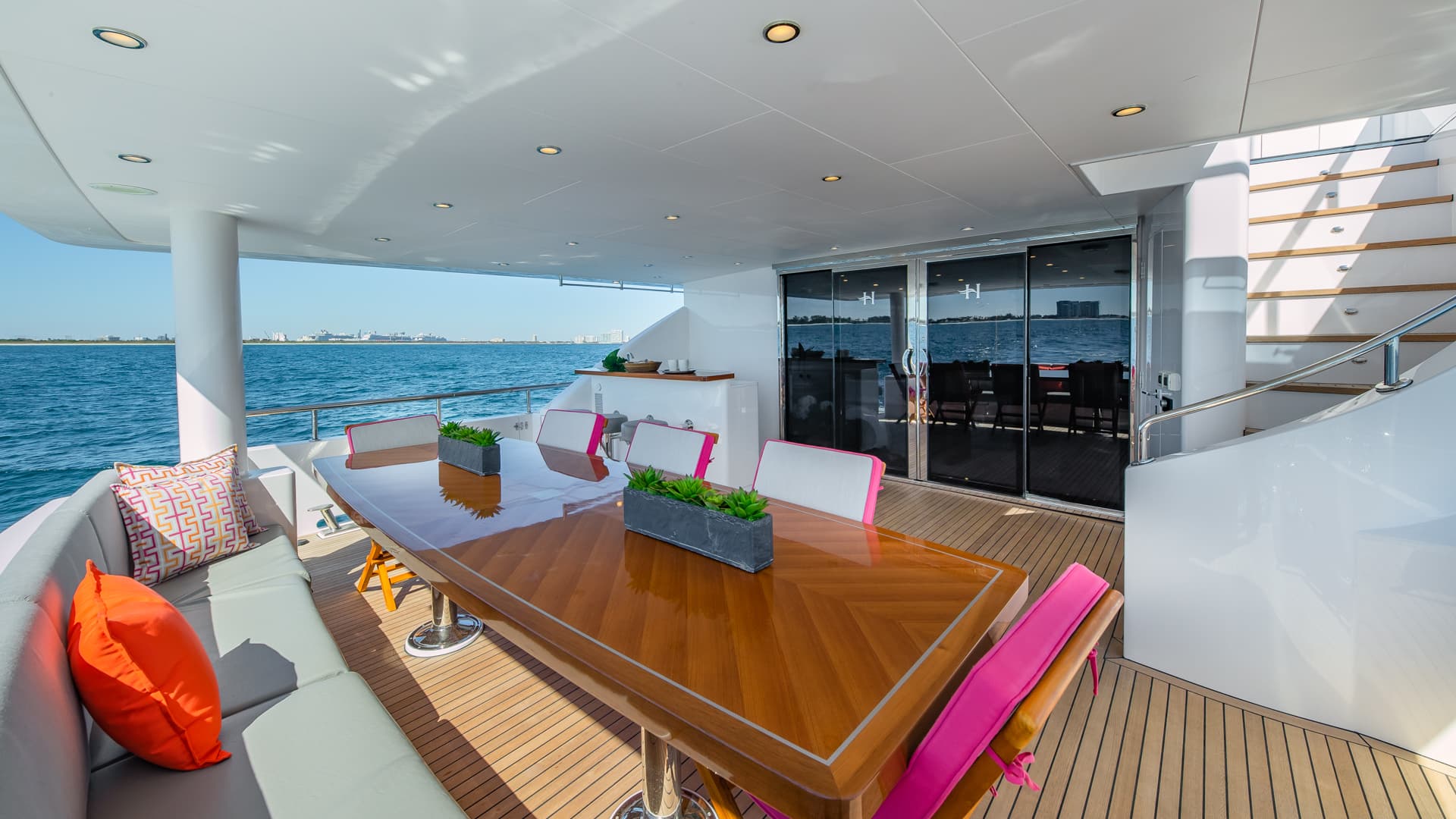 2028 Hargrave Raised Pilothouse