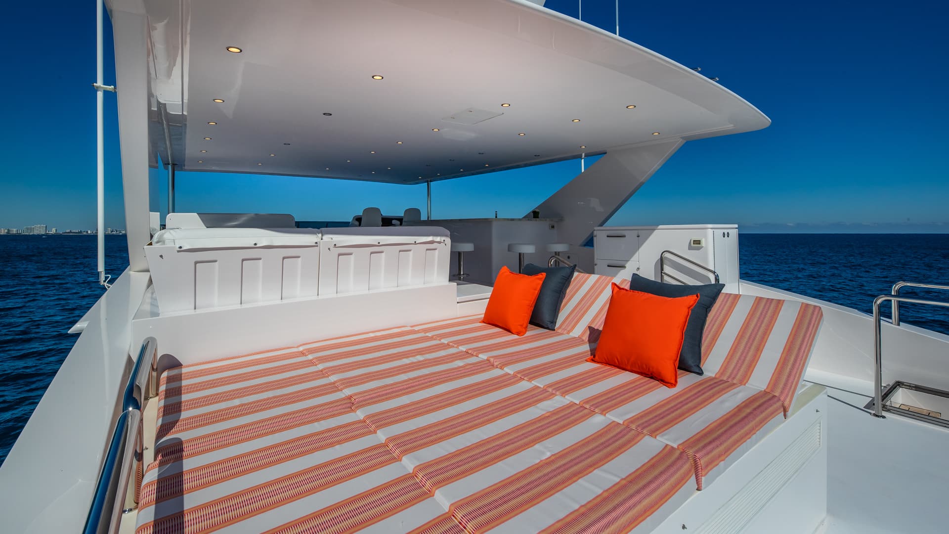 2028 Hargrave Raised Pilothouse