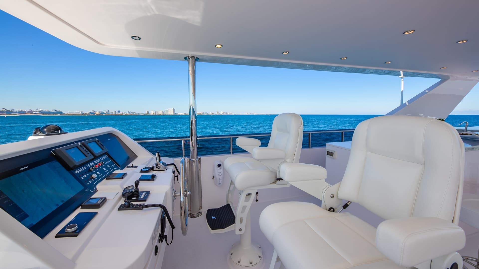 2028 Hargrave Raised Pilothouse