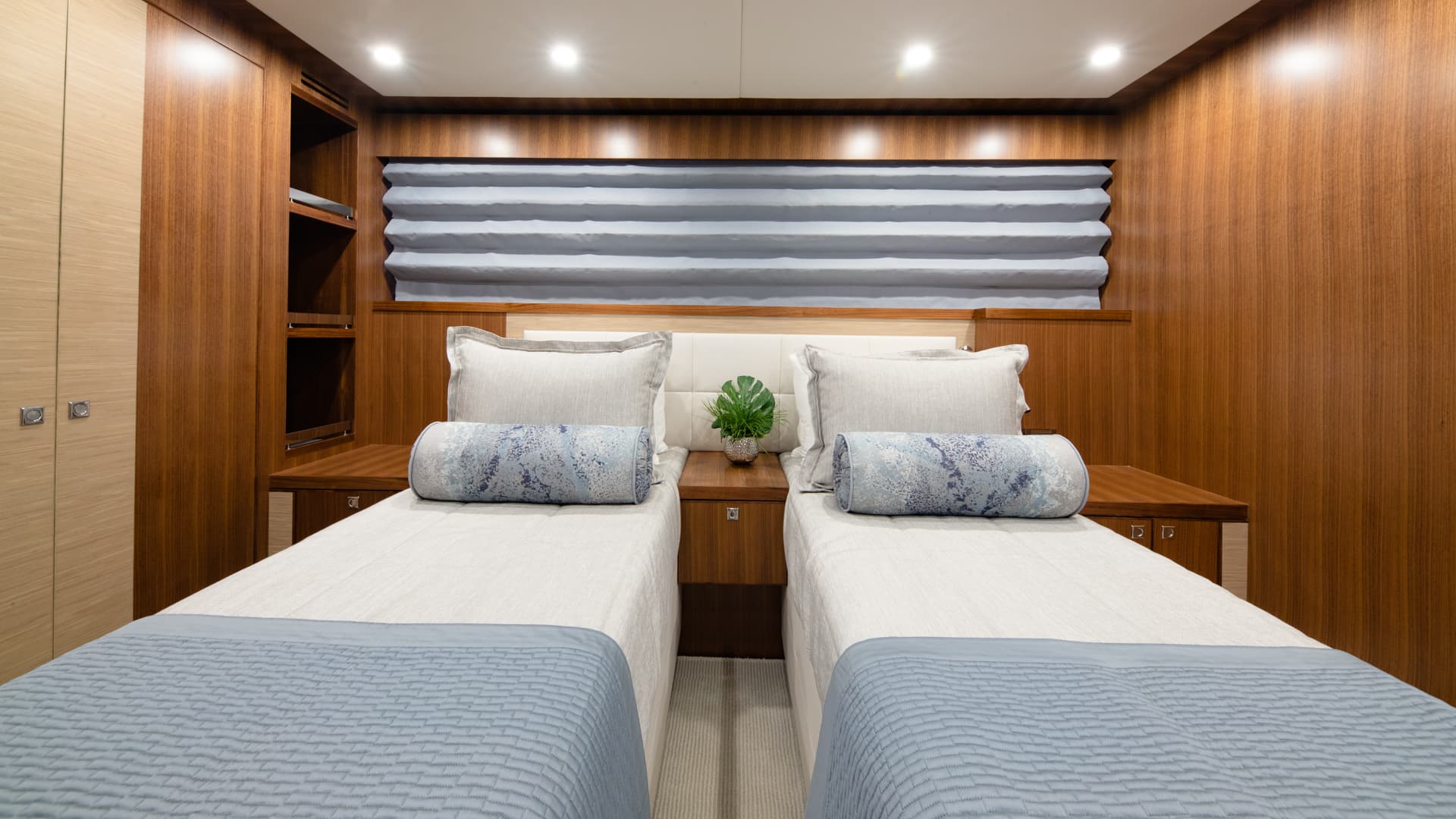2028 Hargrave Raised Pilothouse