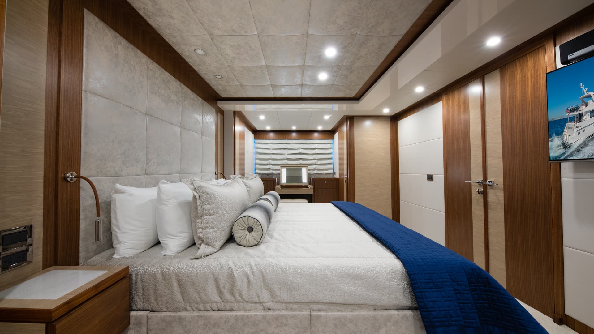 2028 Hargrave Raised Pilothouse