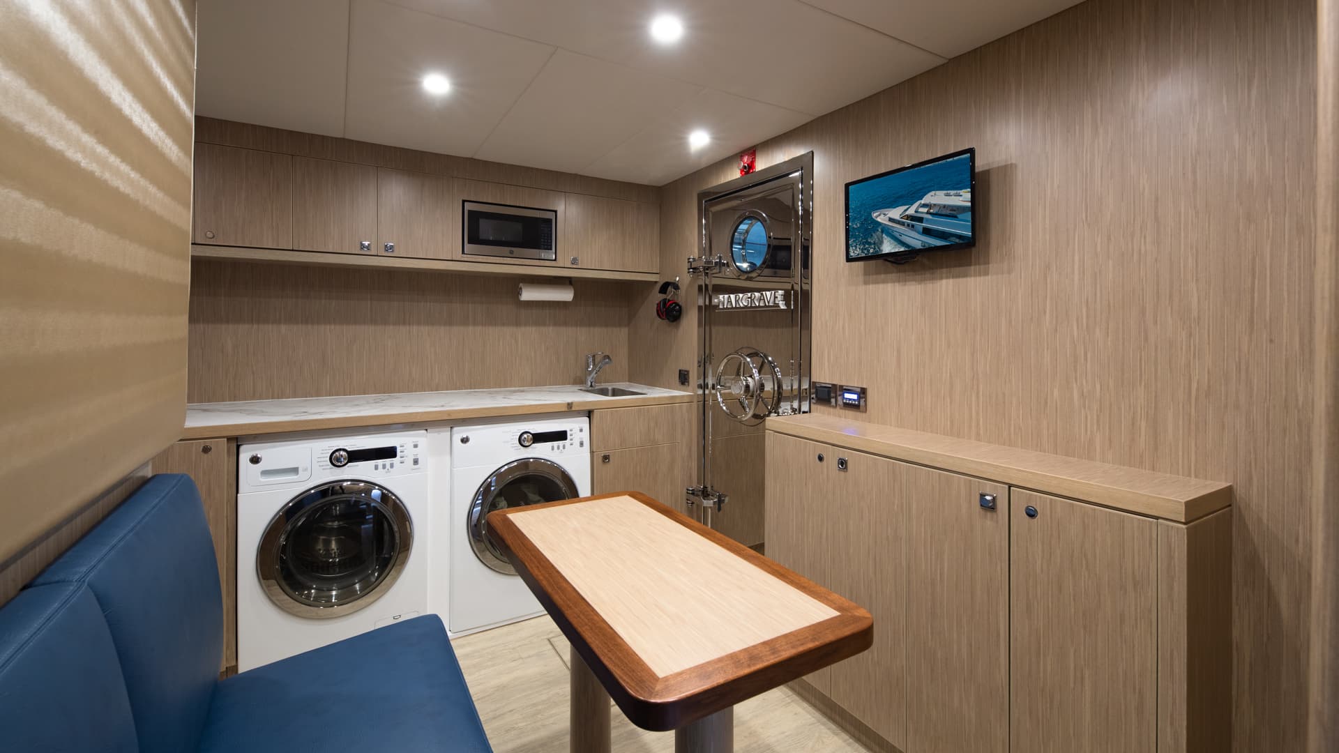 2028 Hargrave Raised Pilothouse