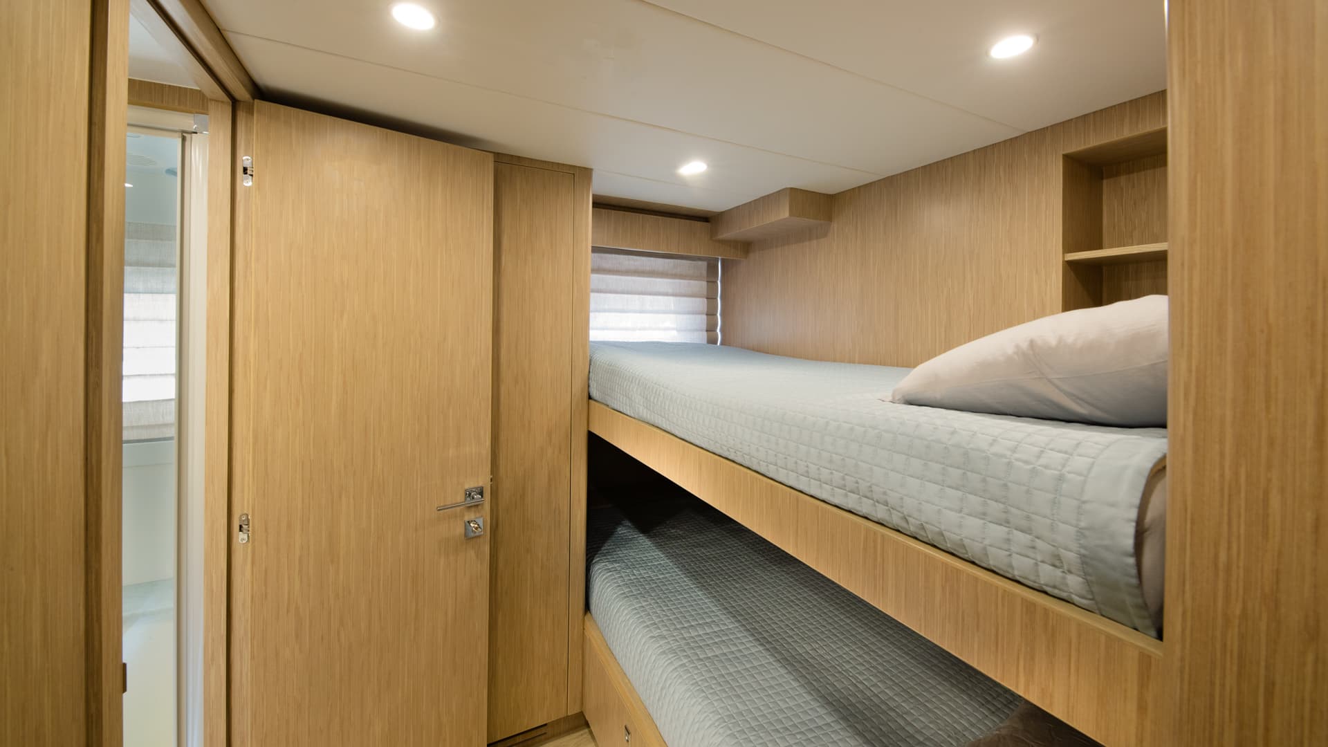 2028 Hargrave Raised Pilothouse