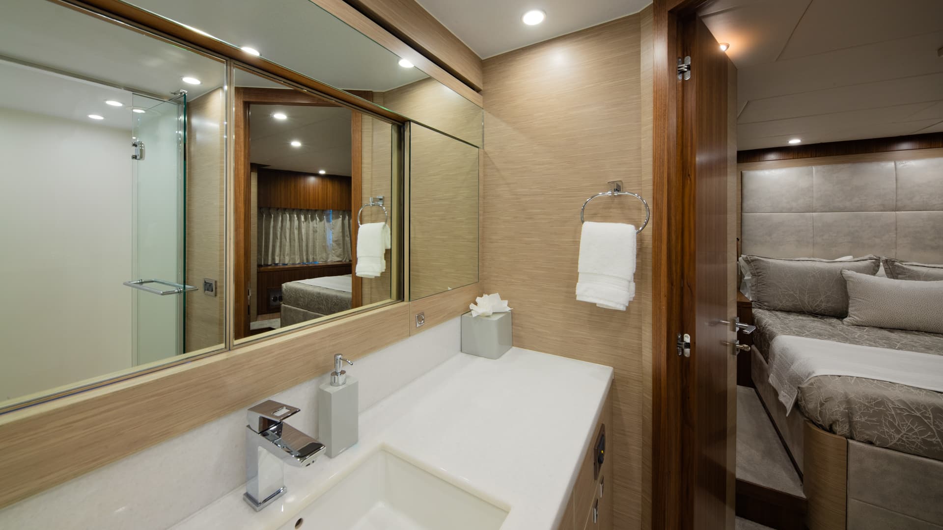 2028 Hargrave Raised Pilothouse