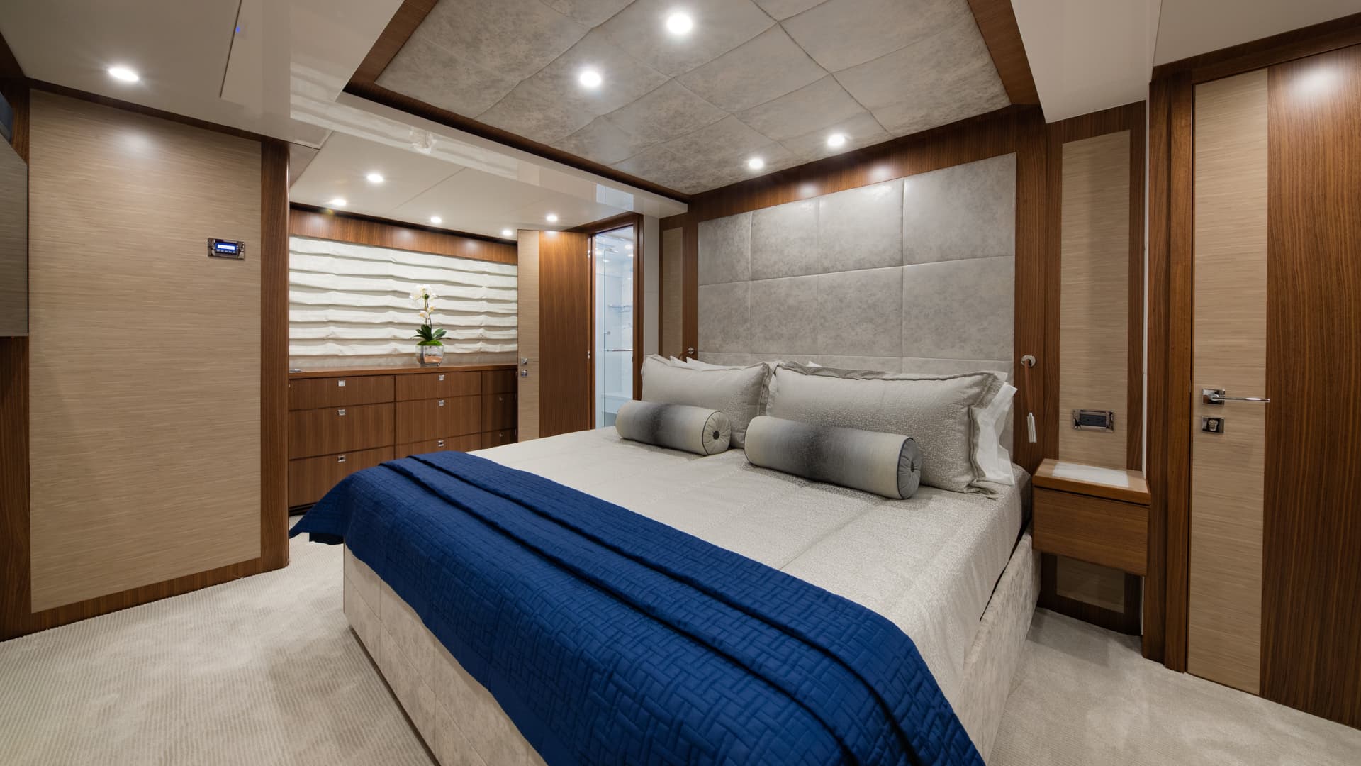 2028 Hargrave Raised Pilothouse