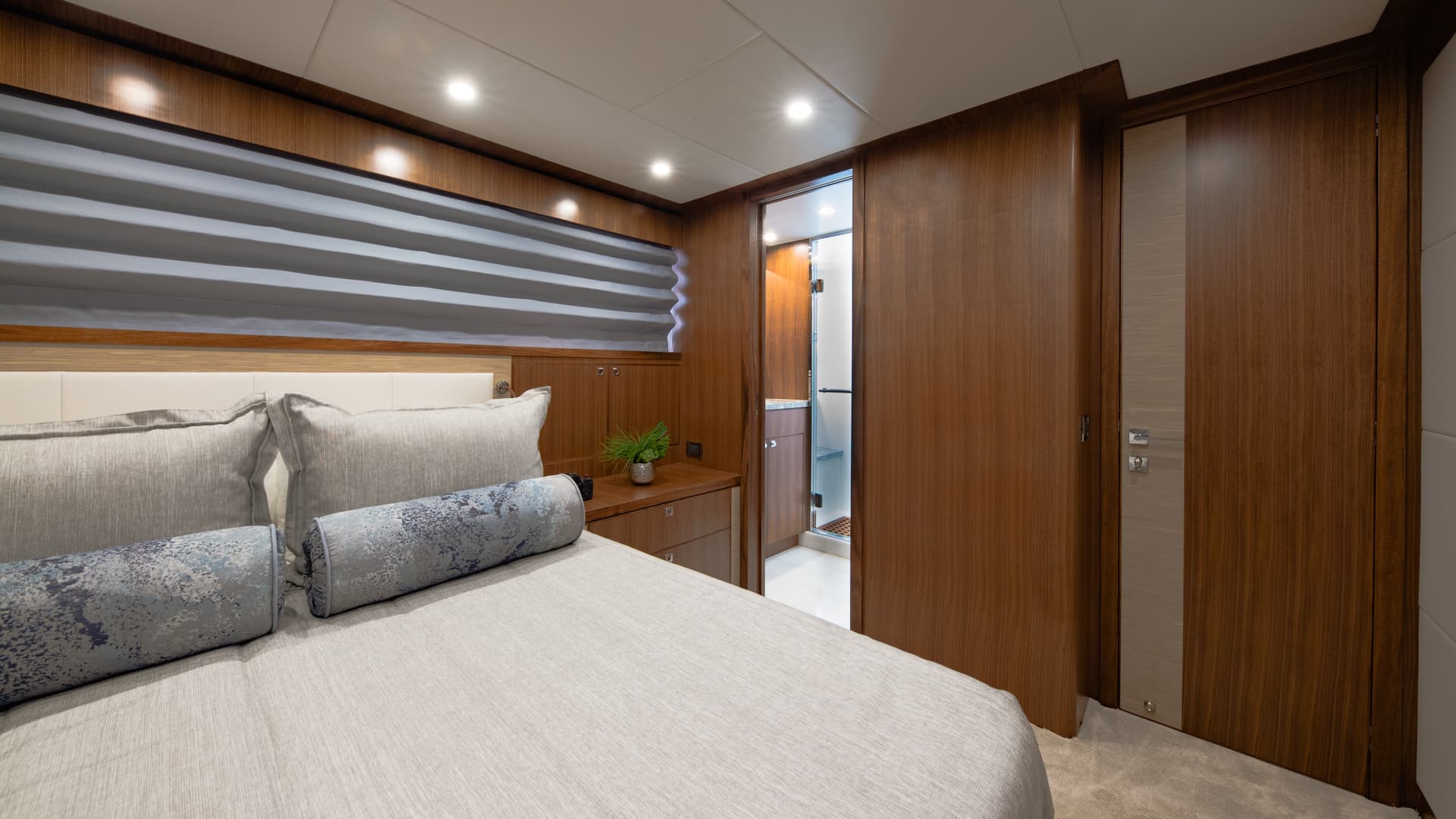 2028 Hargrave Raised Pilothouse