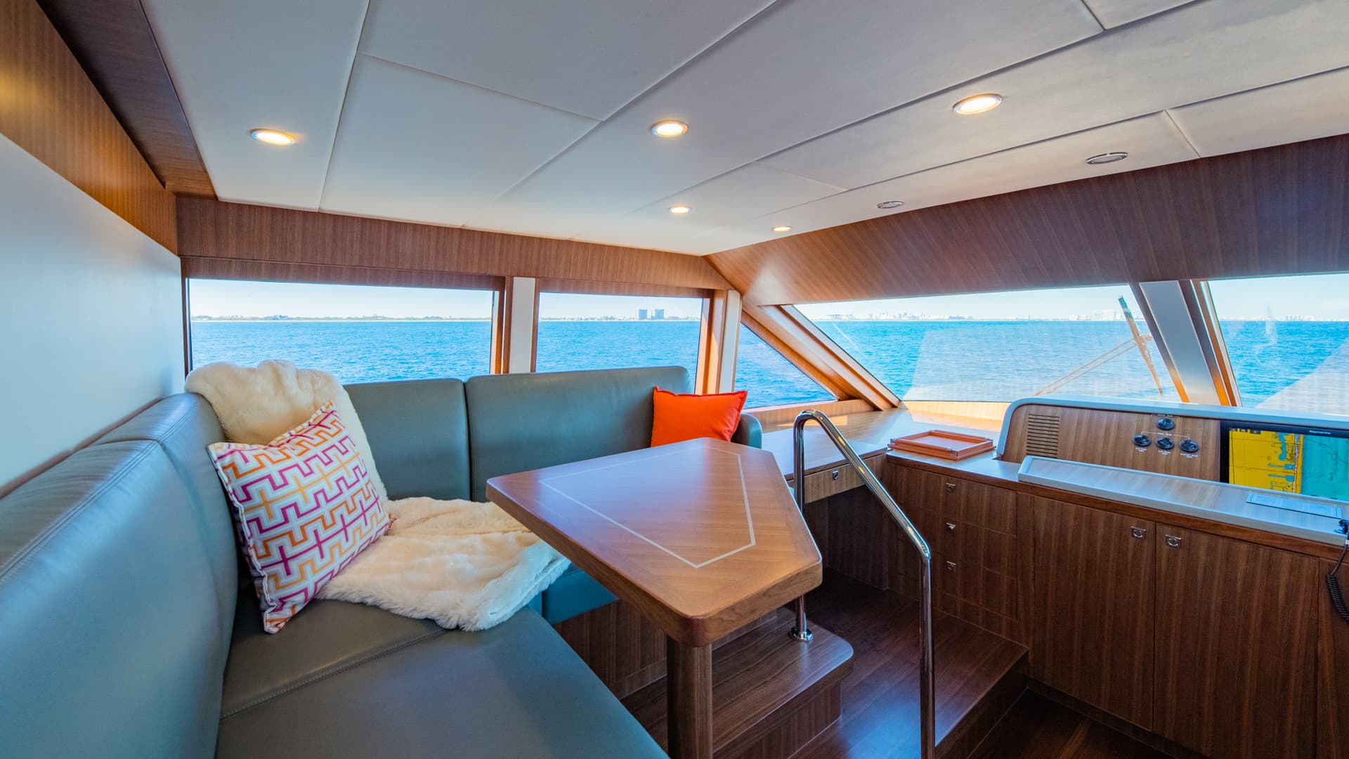 2028 Hargrave Raised Pilothouse