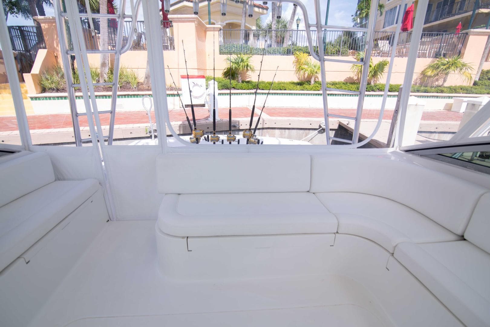Viking 50 - Tiger Six - Helm Deck Seating