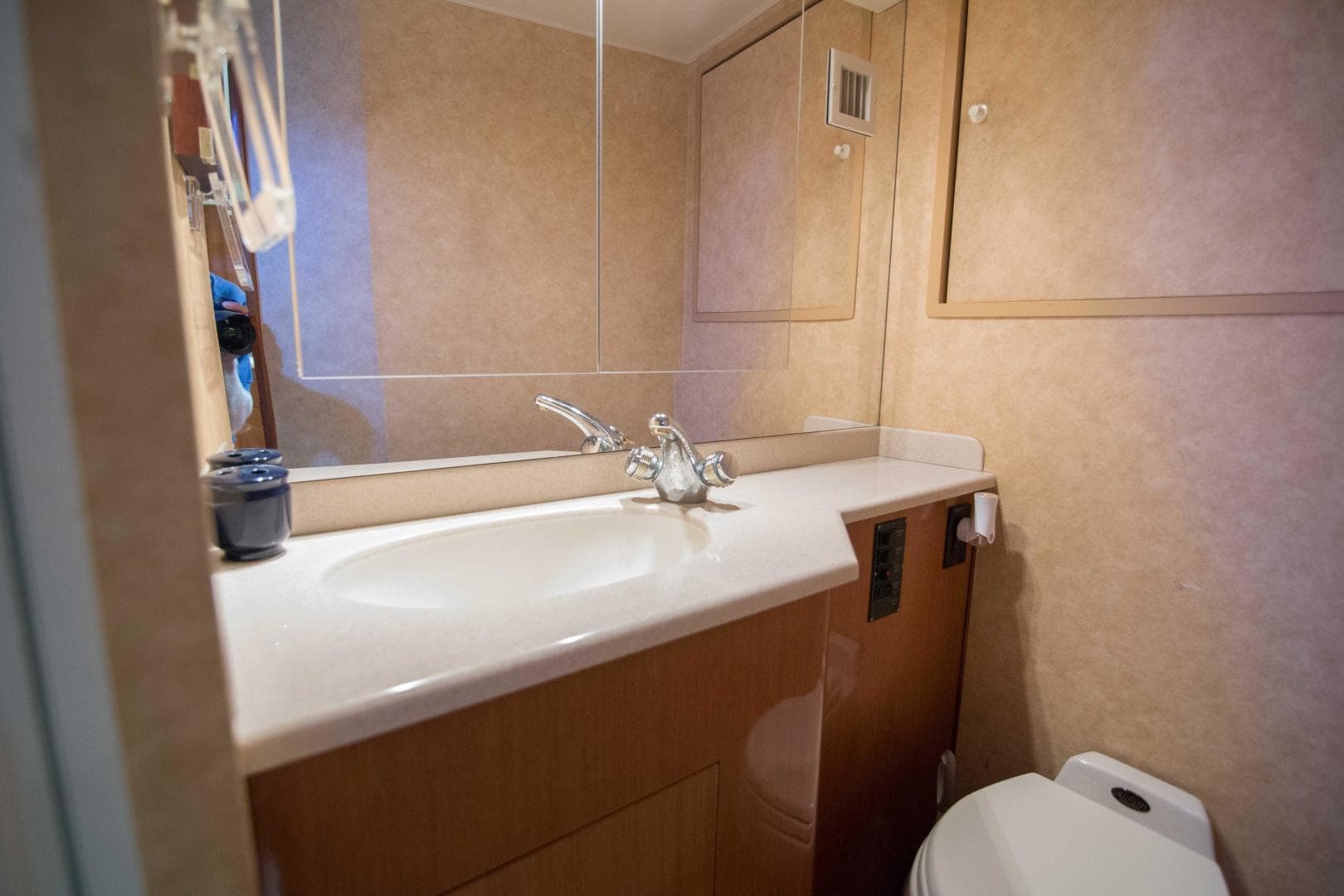 Viking 50 - Tiger Six - Guest Head