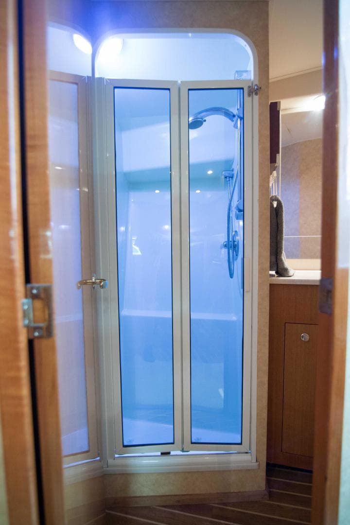 Viking 50 - Tiger Six - Guest Head