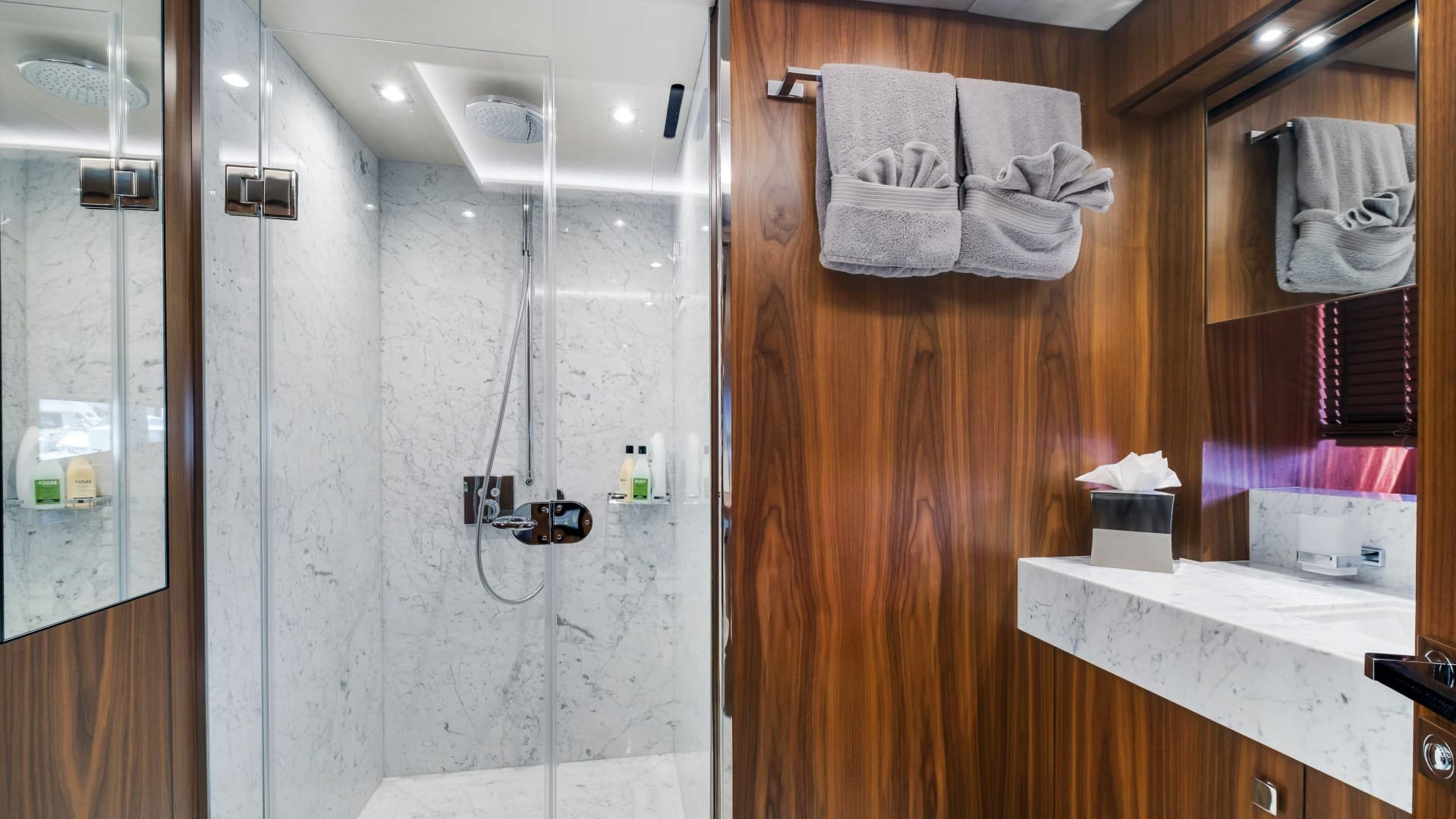 2018 Sunseeker 86 Yacht