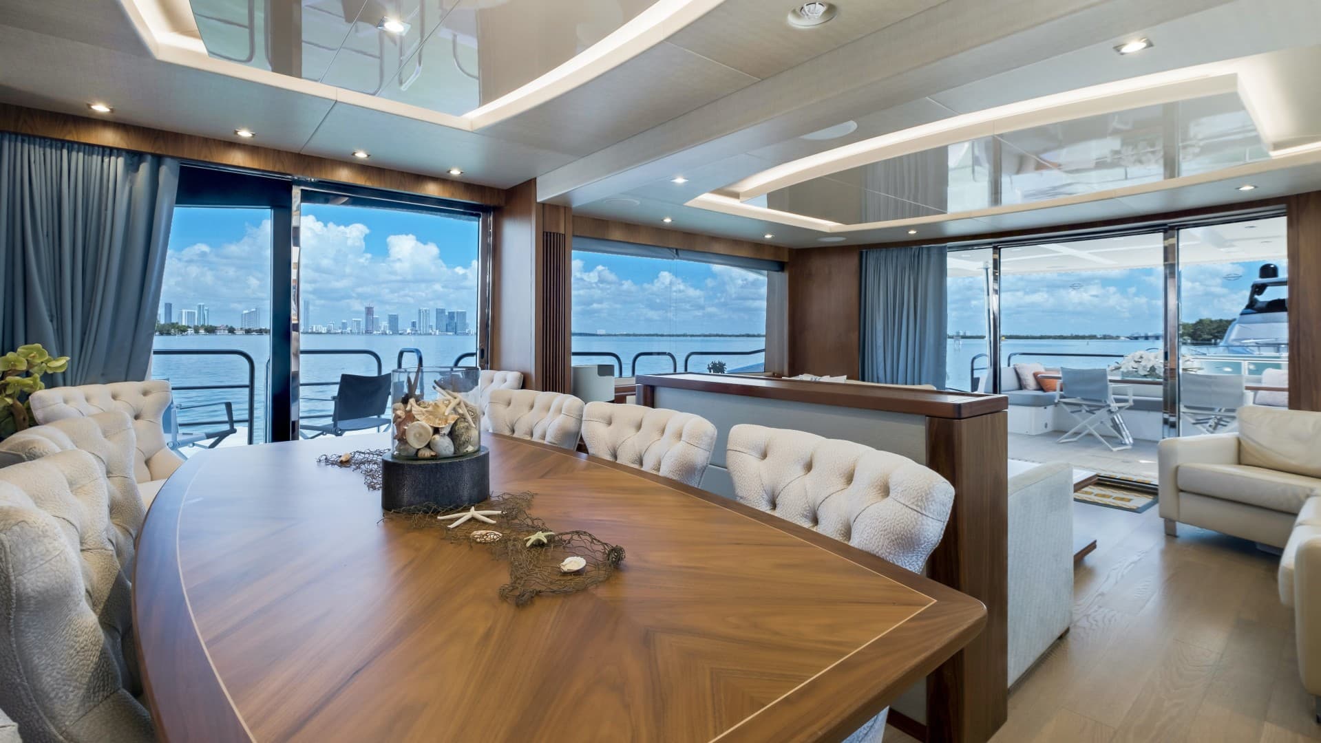 2018 Sunseeker 86 Yacht