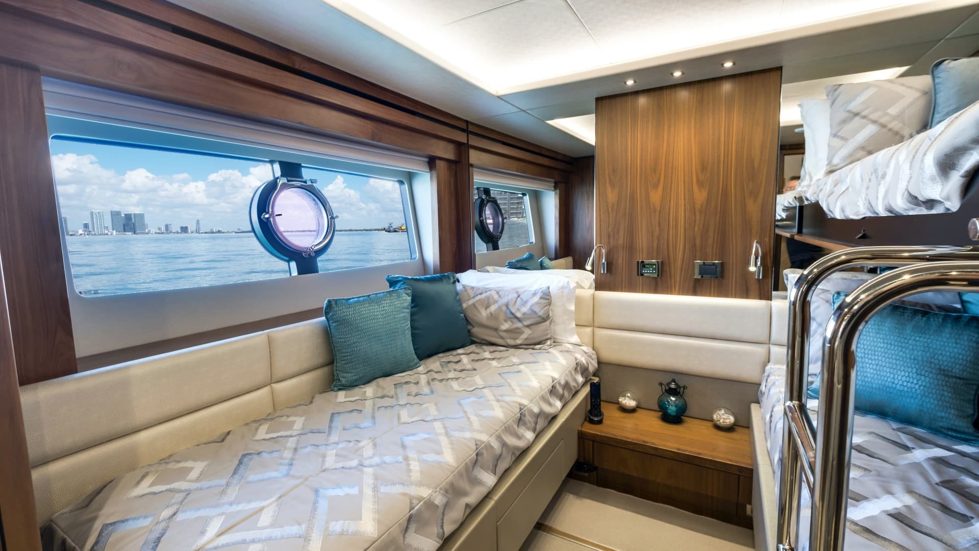 2018 Sunseeker 86 Yacht