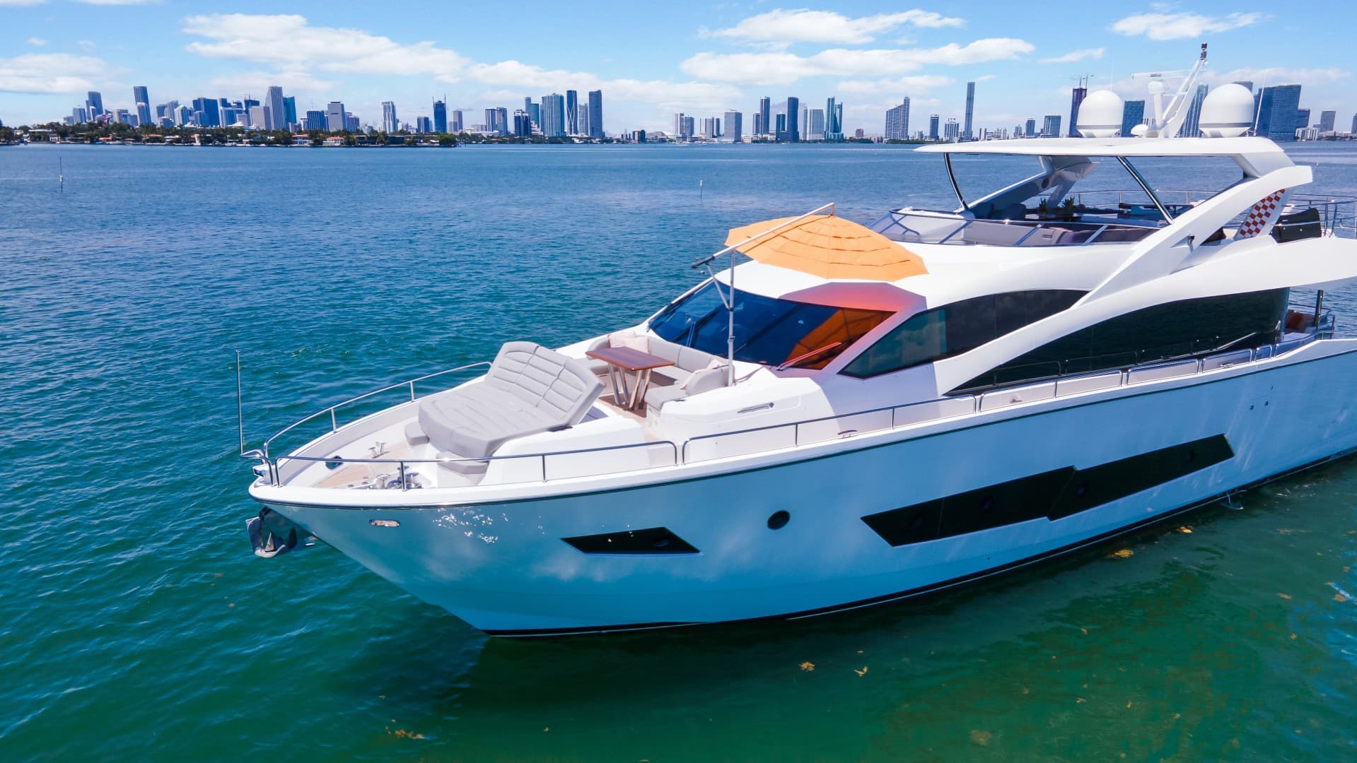2018 Sunseeker 86 Yacht