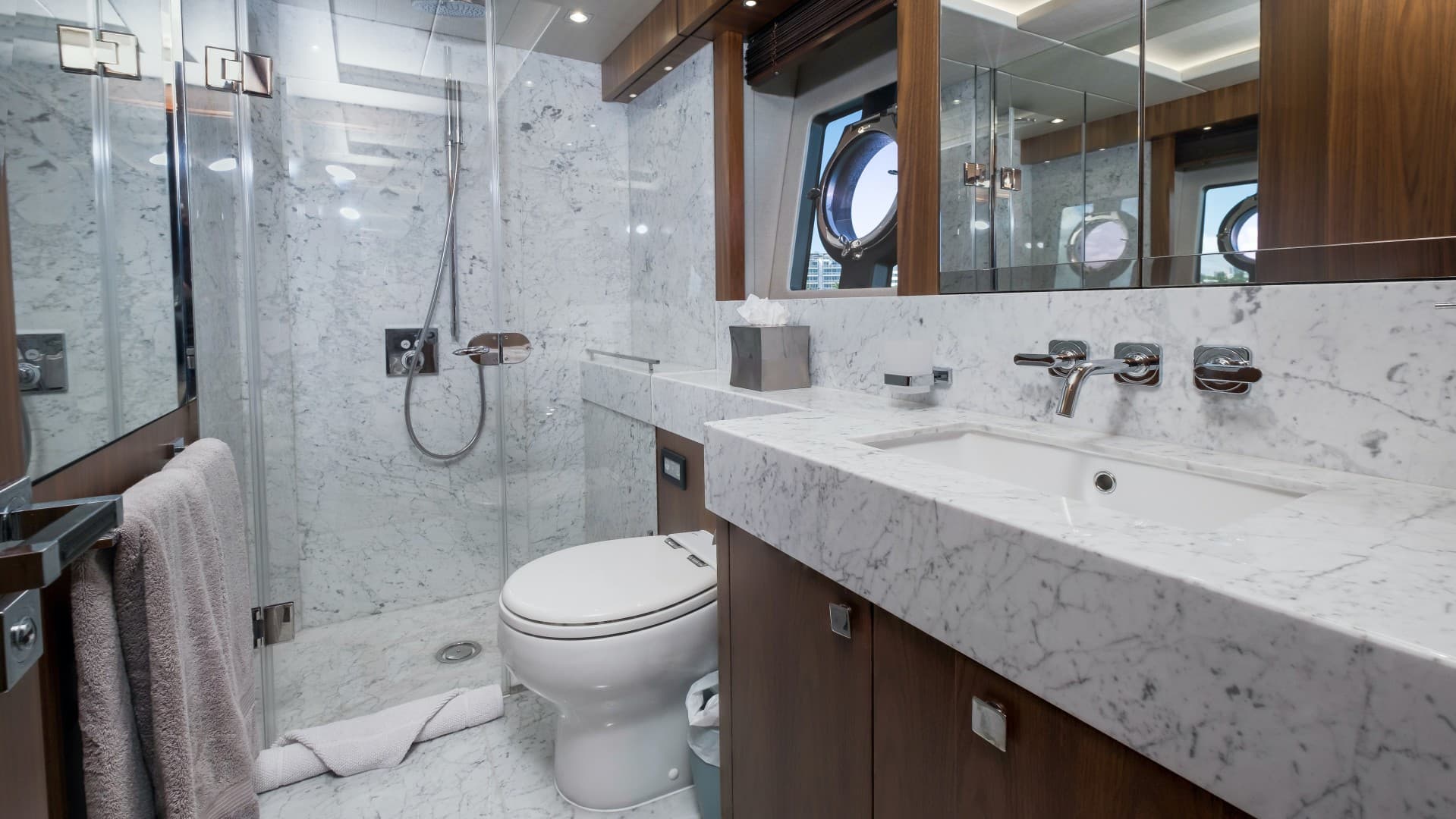 2018 Sunseeker 86 Yacht