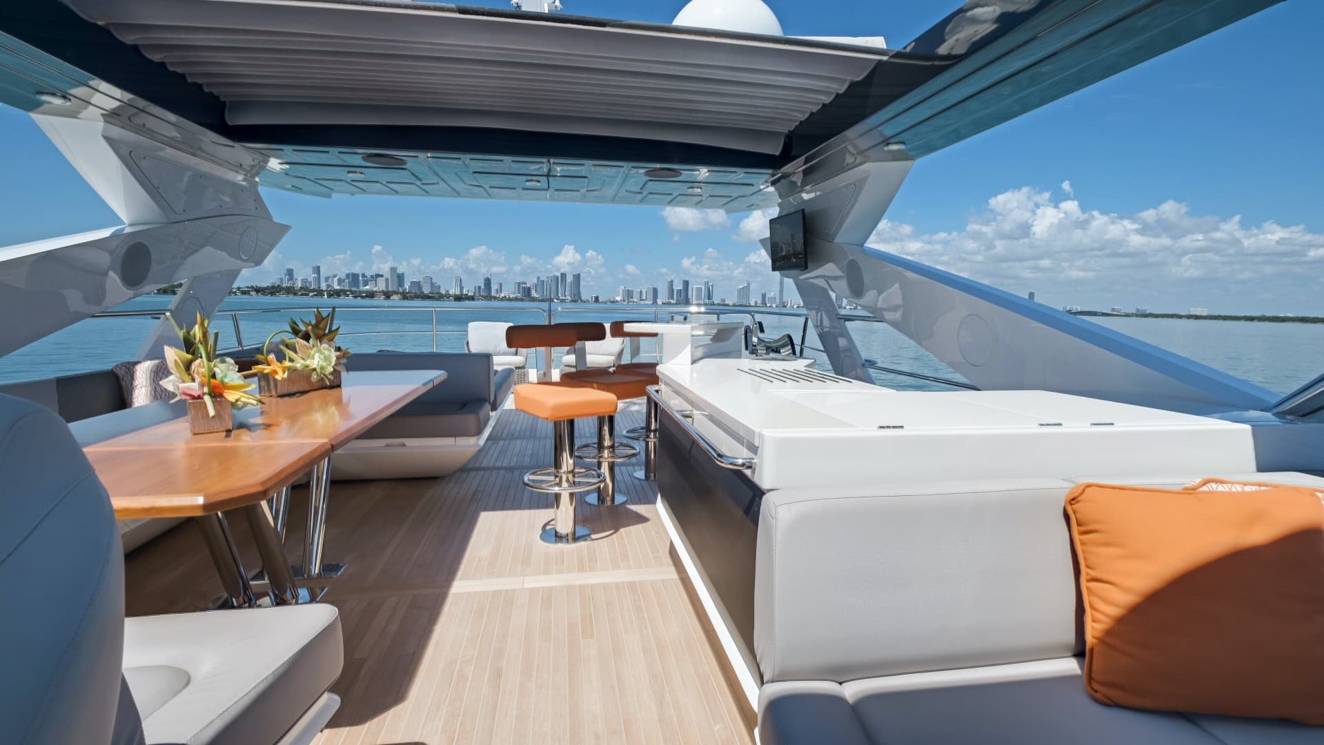 2018 Sunseeker 86 Yacht