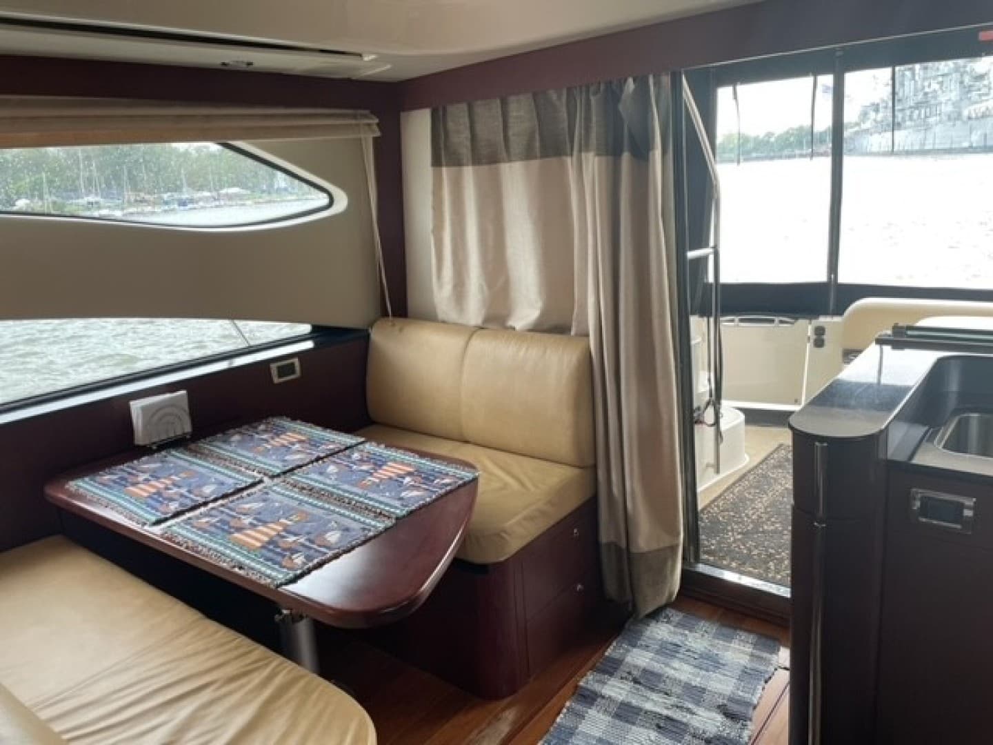 2012 Meridian 541 Sedan