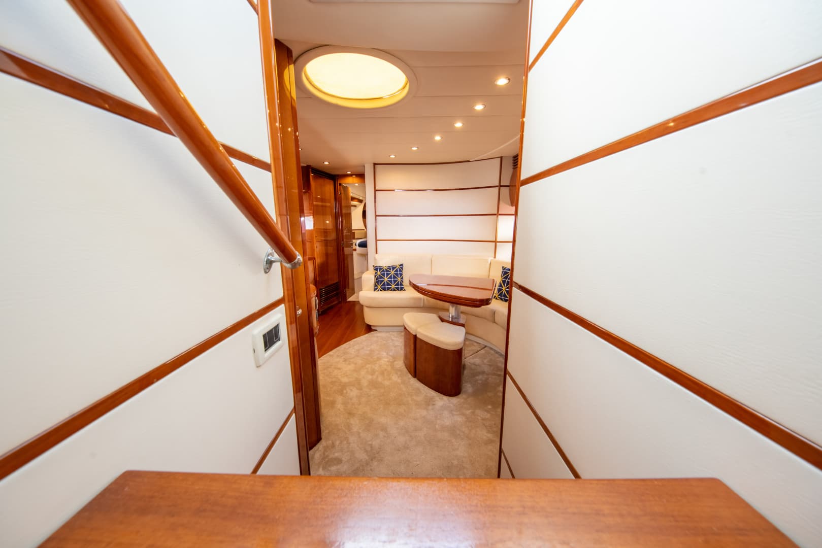 2004 Pershing Express