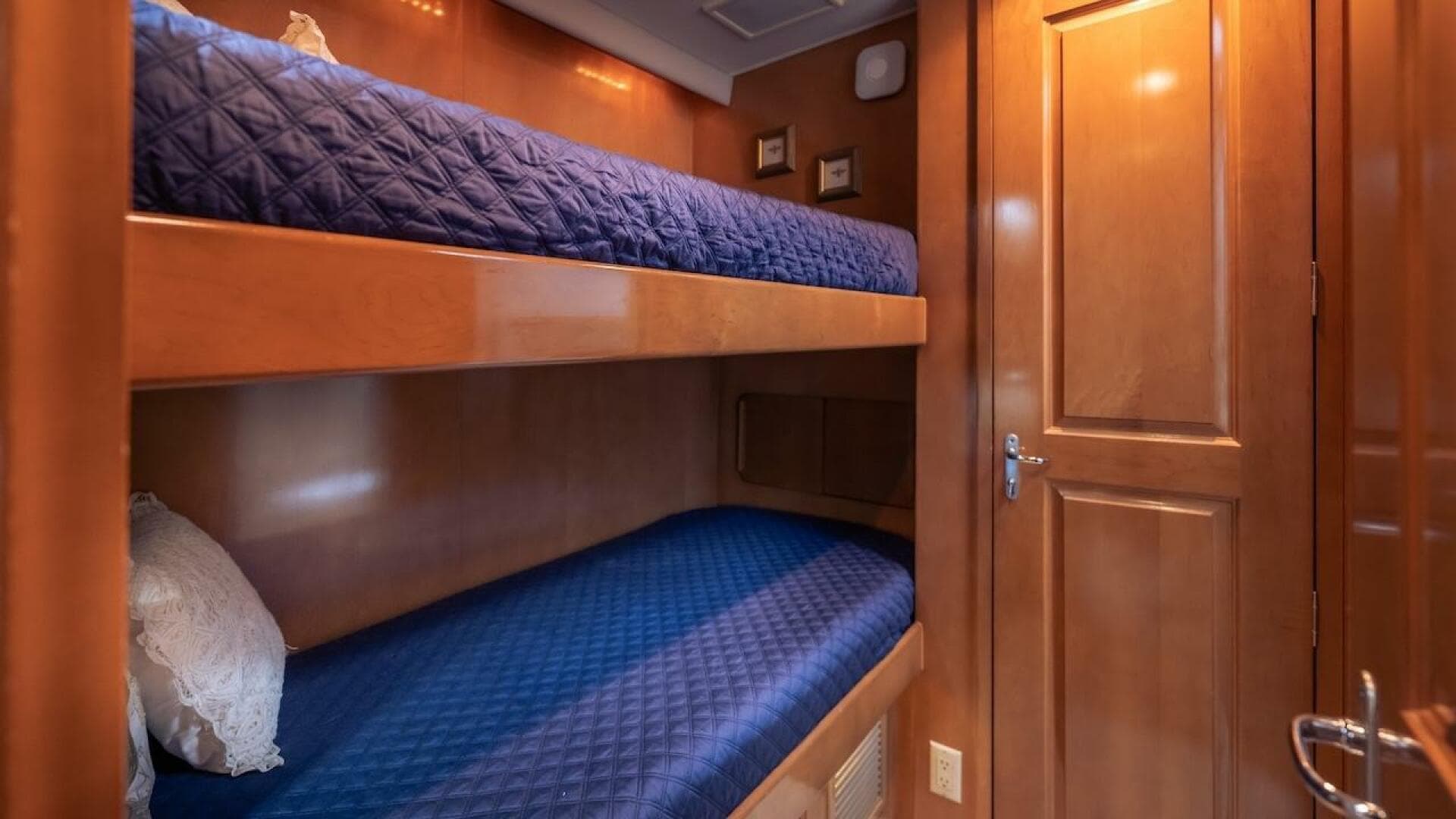 1998 Hatteras Sport Deck