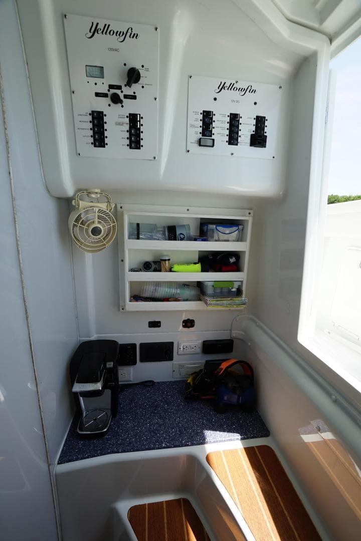 2013 Yellowfin 42 - electrical-and-storage