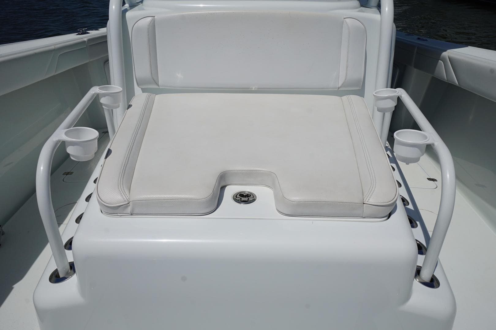 2013 Yellowfin 42 - seating