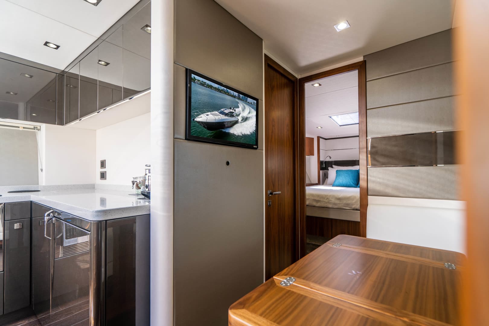 2019 Sunseeker Predator