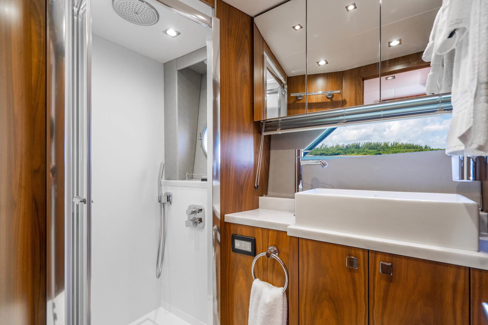 2019 Sunseeker Predator